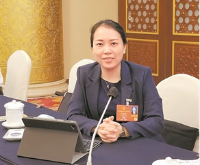 廣州女法官被寫進最高人民法院工作報告——“用母親般的關(guān)懷幫助失足少年走向新生”