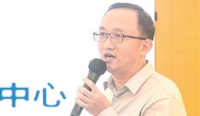 市政協(xié)常委、致公黨廣州市委會專職副主委岳朝陽：傳統(tǒng)會展轉(zhuǎn)型“線上線下融合”需精準扶持