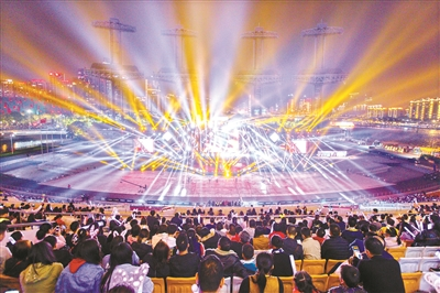 海心沙廣州超級跨年現(xiàn)場氣氛熱烈。.png