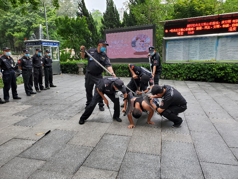 廣州市黃花崗公園節(jié)前強(qiáng)化應(yīng)急演練，確?！半p節(jié)”安全03.jpg