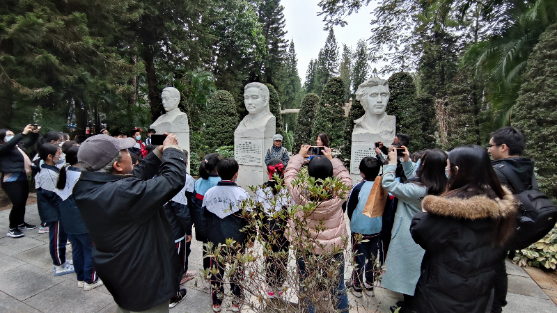 12月11日廣州起義烈士陵園研究課題活動.jpg