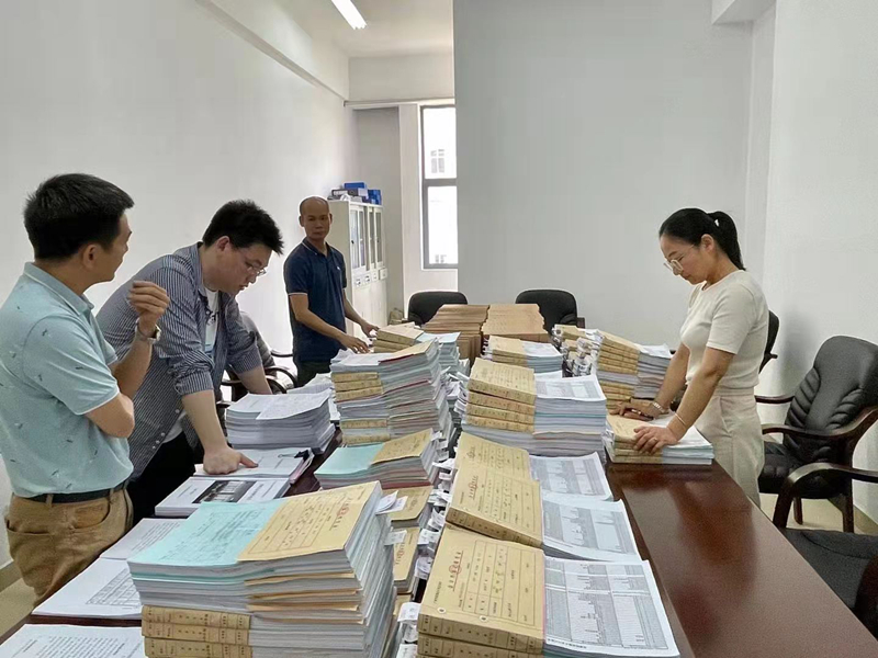 4月23日實地評價廣州市花都區(qū)秀全中學.jpg