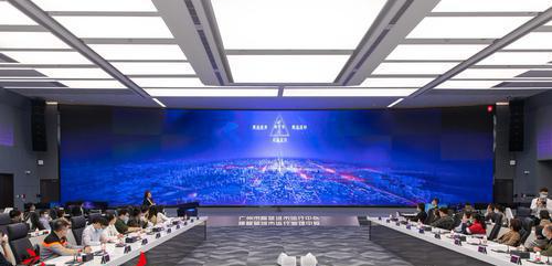 廣州數(shù)字政府公眾開放日活動結(jié)束 26位市民代表參觀廣州市智慧城市運行中心