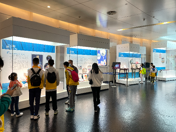 廣州塔首層《激活傳統(tǒng)——廣州非遺活化成果展》.jpg