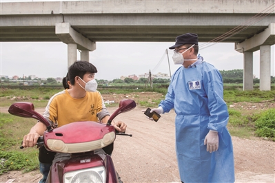 為了9戶菜農(nóng)生計 他們留出這條“民生小道”1.jpg