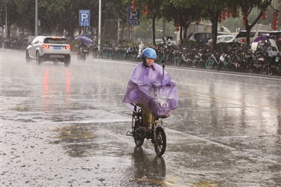 “最強降雨”開啟 明后雨勢最大.jpg