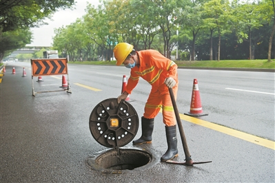 道路養(yǎng)護(hù)如何應(yīng)對(duì)暴雨？.jpg