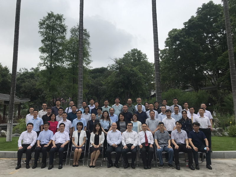 圖片4-職業(yè)院校服務社會教育聯盟合照.jpg