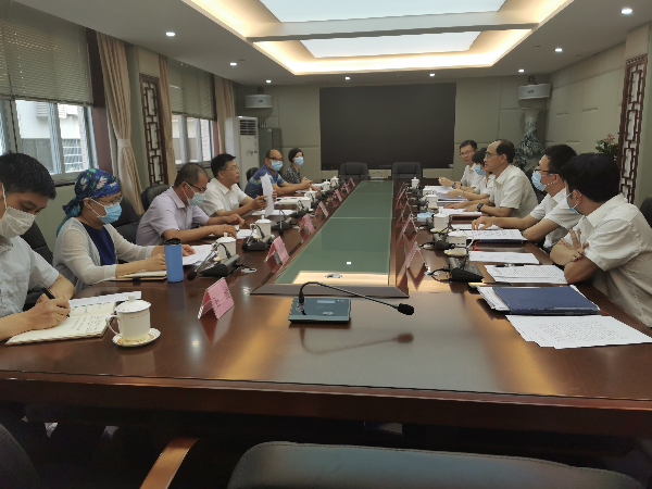 7月19日市發(fā)展改革委副主任周青峰會(huì)見(jiàn)廣州供電局總經(jīng)理張忠東一行.jpg