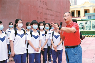 廣州地區(qū)各大高校師生、各界青年認真學習黨的二十大報告