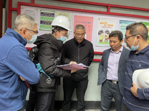 市水務(wù)局李明副局長調(diào)研二沙涌.png