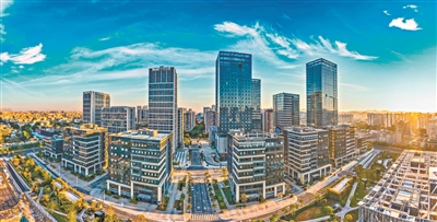 廣州市白云區(qū)委書記何鏡清：奮力推進中國式現(xiàn)代化的白云實踐
