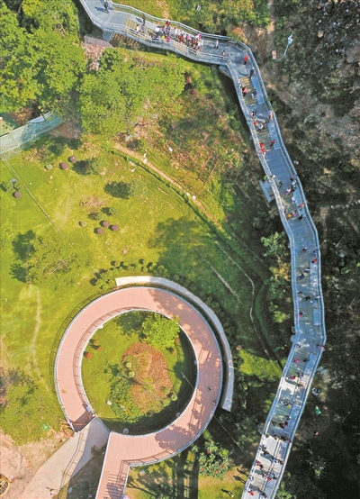 花果山空中云道。