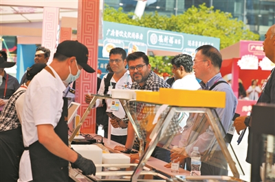 廣交會(huì)客商購在廣州、食在廣州、玩在廣州