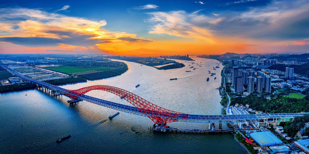 面向世界“五港聯(lián)動(dòng)” 塑造灣區(qū)全新引擎