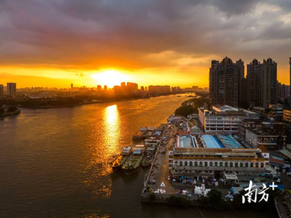 黃沙水產(chǎn)舊市場位于荔灣區(qū)黃沙大道。