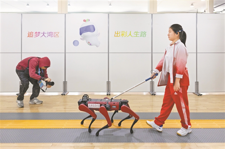 科技為殘?zhí)貖W會(huì)健兒架起逐夢(mèng)橋梁