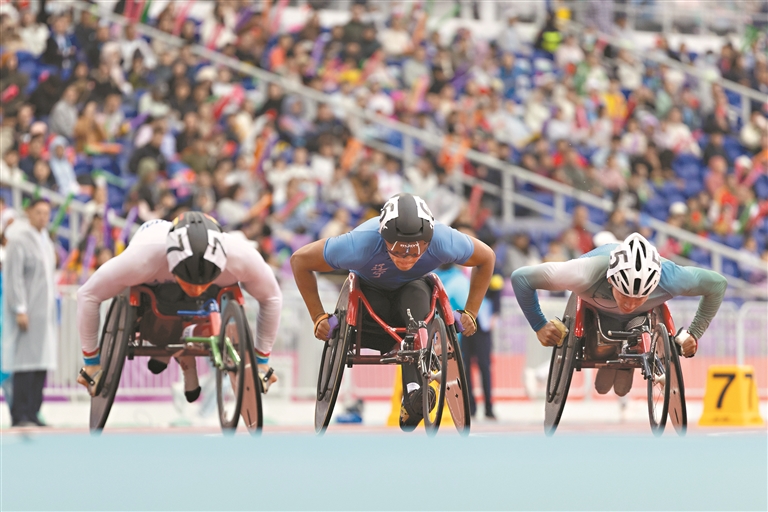 殘?zhí)貖W會(huì)賽場(chǎng)內(nèi)外的感人瞬間