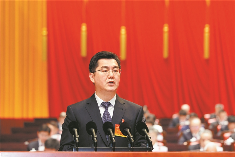 市長孫志洋向大會作政府工作報告