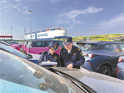 新春首航！“唐鴻”號滾裝船載3370輛國產(chǎn)車奔赴巴西