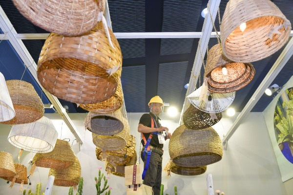 “廣州建造”彰顯創(chuàng)新活力 “移動的家”10分鐘搭一間